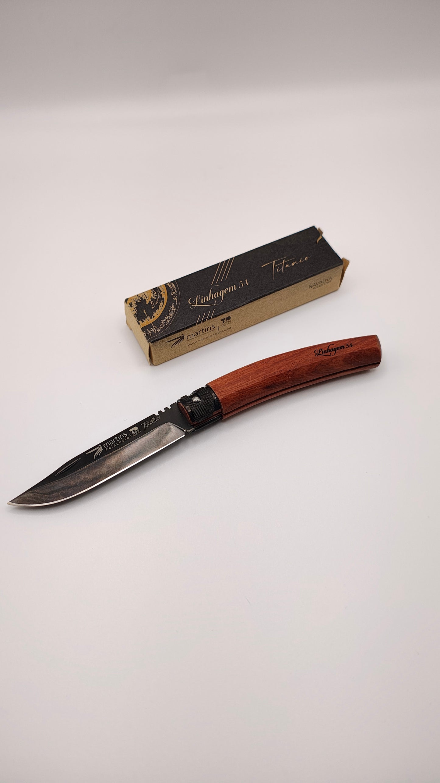 Navalha Martins LINHAGEM 54 – Bubinga & Titânio | Elegância e Tradição Portuguesa
