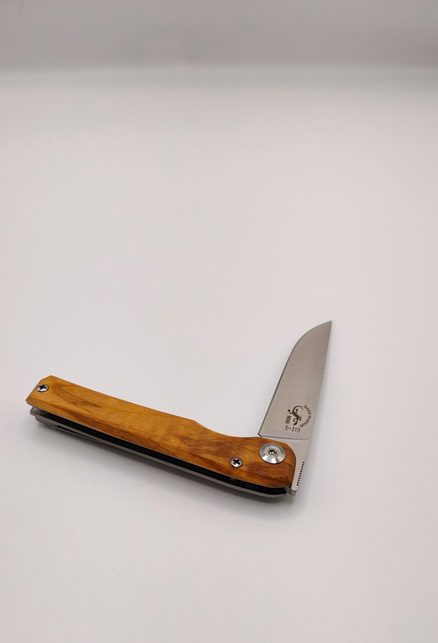Navalha Salamandra S-310 70mm | Oliveira | Aço Böhler N690